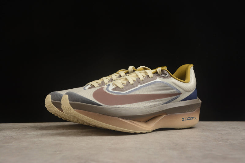 NIKE ZOOM FLY 6